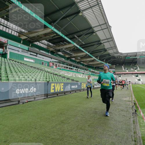 05.10.2025 - 20. swb-Marathon Bremen Michael Burmester http://msf.ph/oto/9224941 05.10.2025 10:37:41 Laufen im Stadion 7621, 7776, 9237, 9246, 9305, 9360, 9363, 9365, 9381, 9426, 9448, 9486, 9531, 9532, 9536, 9600, 9603, 9642, 9748, 9802, 9839, 9841, 9893, 9979, 10056, 10067, 10098, 10158, 10194, 10265, 10271, 10274, 10290, 10291, 10301, 10345, 10370, 10471, 10477, 10508, 10510, 10518, 10562, 10571, 10611, 10615, 10713, 10771, 10777, 10821, 10826, 10829, 10837, 10872, 10876, 10995, 11001, 11050, 11121, 11124, 11150, 11162, 11183, 11184, 11223, 11251, 11415, 9177, 9208 meine-sportfotos.de