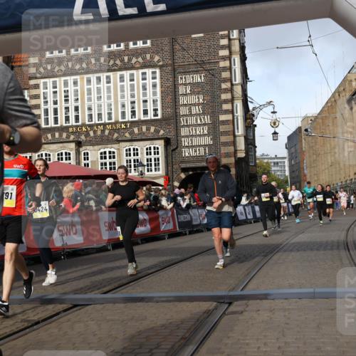 05.10.2025 - 20. swb-Marathon Bremen Yannick Fuchs http://msf.ph/oto/9224995 05.10.2025 10:56:28 Ziel 9258, 9783, 10028, 10191, 10196, 10424, 10590, 10992, 11364, 11554, 11662, 11741 meine-sportfotos.de