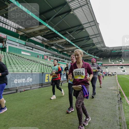 05.10.2025 - 20. swb-Marathon Bremen Michael Burmester http://msf.ph/oto/9225096 05.10.2025 10:38:28 Laufen im Stadion 7621, 8574, 9182, 9184, 9189, 9210, 9235, 9237, 9269, 9300, 9322, 9331, 9335, 9394, 9409, 9432, 9448, 9468, 9486, 9498, 9536, 9642, 9647, 9660, 9684, 9707, 9748, 9750, 9752, 9771, 9782, 9813, 9846, 9858, 9890, 9915, 9940, 9978, 10033, 10056, 10098, 10130, 10167, 10194, 10205, 10278, 10297, 10404, 10437, 10439, 10446, 10478, 10485, 10511, 10530, 10595, 10598, 10611, 10623, 10678, 10711, 10713, 10803, 10804, 10825, 10829 meine-sportfotos.de