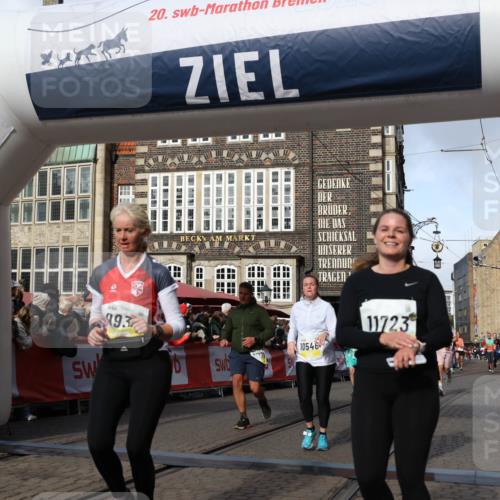 05.10.2025 - 20. swb-Marathon Bremen Yannick Fuchs http://msf.ph/oto/9225117 05.10.2025 10:56:34 Ziel 9424, 9783, 9790, 9932, 10005, 10028, 10179, 10191, 10387, 10424, 10546, 10590, 10648, 11253, 11571, 11662, 11723 meine-sportfotos.de