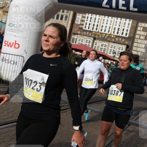 05.10.2025 - 20. swb-Marathon Bremen Yannick Fuchs http://msf.ph/oto/9225144 05.10.2025 10:56:36 Ziel 9424, 9783, 9790, 9932, 10005, 10028, 10179, 10387, 10546, 10590, 10648, 11100, 11253, 11571, 11662, 11723 meine-sportfotos.de
