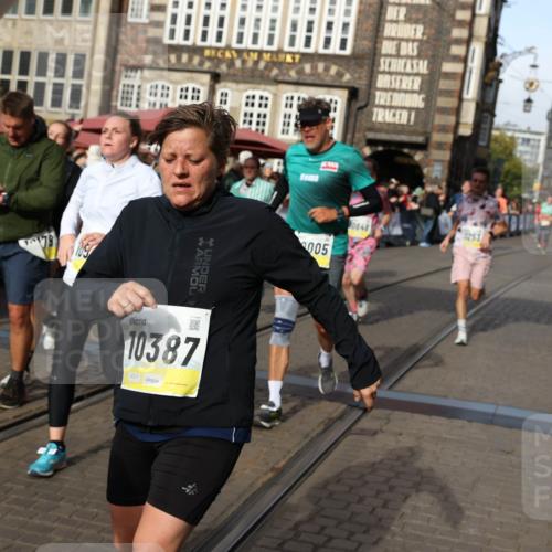 05.10.2025 - 20. swb-Marathon Bremen Yannick Fuchs http://msf.ph/oto/9225150 05.10.2025 10:56:36 Ziel 9424, 9783, 9790, 9932, 10005, 10028, 10179, 10387, 10546, 10590, 10648, 11100, 11253, 11571, 11662, 11723 meine-sportfotos.de