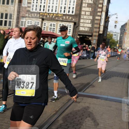 05.10.2025 - 20. swb-Marathon Bremen Yannick Fuchs http://msf.ph/oto/9225153 05.10.2025 10:56:36 Ziel 9424, 9783, 9790, 9932, 10005, 10028, 10179, 10387, 10546, 10590, 10648, 11100, 11253, 11571, 11662, 11723 meine-sportfotos.de