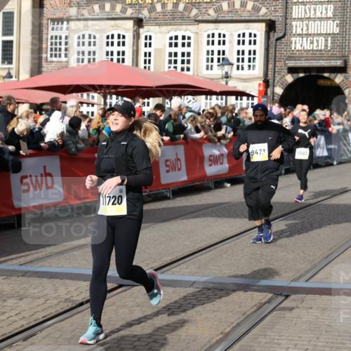 05.10.2025 - 20. swb-Marathon Bremen Yannick Fuchs http://msf.ph/oto/9225161 05.10.2025 10:59:51 Ziel 9473, 9991, 10420, 11267, 11456, 11582, 11720 meine-sportfotos.de