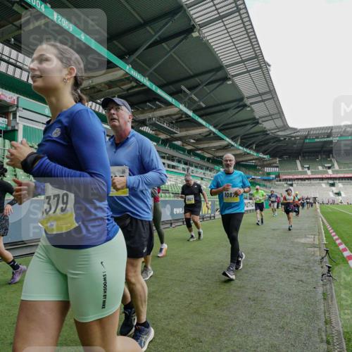 05.10.2025 - 20. swb-Marathon Bremen Michael Burmester http://msf.ph/oto/9225219 05.10.2025 10:39:04 Laufen im Stadion 7199, 7654, 7788, 8123, 9182, 9184, 9224, 9225, 9229, 9235, 9269, 9300, 9322, 9324, 9331, 9335, 9379, 9394, 9398, 9409, 9515, 9610, 9628, 9660, 9668, 9750, 9752, 9765, 9771, 9782, 9850, 9890, 9908, 9915, 9927, 9940, 9944, 9978, 9998, 10018, 10021, 10106, 10142, 10205, 10213, 10255, 10258, 10297, 10371, 10404, 10405, 10439, 10446, 10478, 10483, 10498, 10511, 10529, 10551, 10557, 10623, 10734, 10853, 9189, 9210, 9468, 9813, 9858, 10033 meine-sportfotos.de