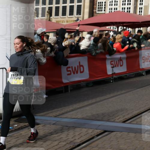 05.10.2025 - 20. swb-Marathon Bremen Yannick Fuchs http://msf.ph/oto/9225229 05.10.2025 10:56:40 Ziel 9547, 9790, 9886, 9932, 10005, 10008, 10042, 10179, 10387, 10546, 10648, 10971, 11100, 11253, 11260, 11571, 11691 meine-sportfotos.de
