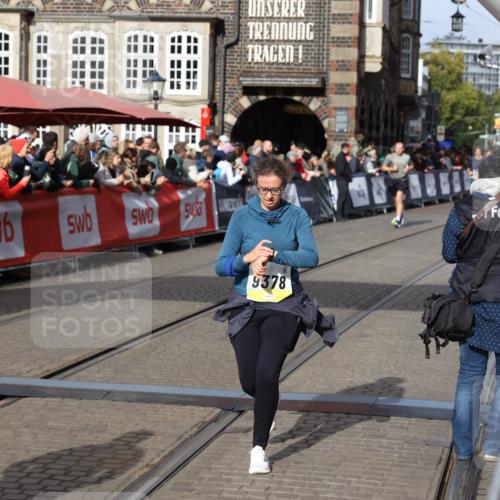 05.10.2025 - 20. swb-Marathon Bremen Yannick Fuchs http://msf.ph/oto/9225266 05.10.2025 10:59:58 Ziel 9378, 9473, 9673, 11582 meine-sportfotos.de