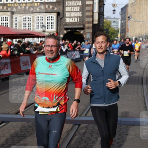 05.10.2025 - 20. swb-Marathon Bremen Yannick Fuchs http://msf.ph/oto/9225323 05.10.2025 10:56:44 Ziel 8118, 9547, 9886, 10008, 10042, 10648, 10971, 11100, 11253, 11260, 11475, 11571, 11691 meine-sportfotos.de