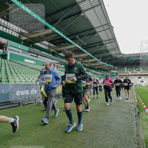 05.10.2025 - 20. swb-Marathon Bremen Michael Burmester http://msf.ph/oto/9225331 05.10.2025 10:39:34 Laufen im Stadion 7199, 7654, 7779, 7788, 7789, 7979, 8123, 9002, 9180, 9186, 9220, 9224, 9225, 9228, 9286, 9315, 9324, 9325, 9398, 9419, 9515, 9523, 9610, 9628, 9644, 9661, 9662, 9668, 9713, 9765, 9780, 9786, 9850, 9901, 9908, 9927, 9944, 9998, 10018, 10021, 10025, 10157, 10185, 10192, 10207, 10238, 10255, 10258, 10289, 10371, 10374, 10426, 10462, 10498, 10531, 10551, 10557, 10567, 10587, 10597, 10603, 10604, 10734, 10749, 9182, 9184, 9229, 9269, 9300, 9379, 9394 meine-sportfotos.de