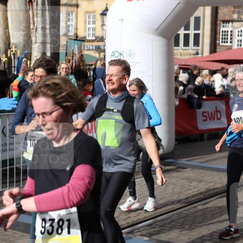 05.10.2025 - 20. swb-Marathon Bremen Yannick Fuchs http://msf.ph/oto/9225349 05.10.2025 11:00:10 Ziel 9005, 9381, 9603, 9604, 9611, 9612, 9666, 10138, 10290, 10291, 10311, 10572, 11026, 11266, 11444, 11639, 11644 meine-sportfotos.de