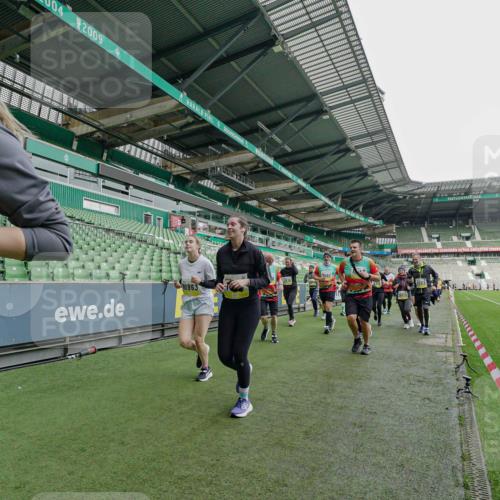 05.10.2025 - 20. swb-Marathon Bremen Michael Burmester http://msf.ph/oto/9225371 05.10.2025 10:39:41 Laufen im Stadion 7199, 7654, 7779, 7788, 7789, 7979, 9002, 9180, 9186, 9220, 9224, 9225, 9228, 9286, 9315, 9325, 9419, 9515, 9523, 9610, 9628, 9644, 9661, 9662, 9668, 9713, 9765, 9780, 9786, 9850, 9901, 9908, 9944, 9976, 9998, 10018, 10021, 10025, 10157, 10185, 10192, 10207, 10238, 10255, 10258, 10289, 10371, 10374, 10383, 10422, 10426, 10451, 10462, 10498, 10531, 10557, 10567, 10587, 10597, 10603, 10604, 10619, 10749, 9182, 9229, 9269, 9300, 9324, 9379, 9394 meine-sportfotos.de