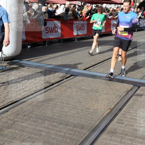 05.10.2025 - 20. swb-Marathon Bremen Yannick Fuchs http://msf.ph/oto/9225373 05.10.2025 10:56:49 Ziel 8118, 9266, 9547, 9886, 10008, 10059, 10644, 10683, 10971, 11475, 11691 meine-sportfotos.de