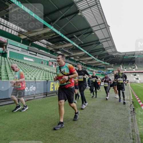 05.10.2025 - 20. swb-Marathon Bremen Michael Burmester http://msf.ph/oto/9225379 05.10.2025 10:39:43 Laufen im Stadion 7199, 7654, 7779, 7789, 7979, 9002, 9180, 9186, 9220, 9224, 9225, 9228, 9286, 9315, 9325, 9419, 9515, 9523, 9554, 9571, 9610, 9628, 9644, 9661, 9662, 9668, 9713, 9765, 9780, 9786, 9850, 9901, 9908, 9931, 9944, 9976, 9998, 10018, 10021, 10025, 10157, 10185, 10192, 10207, 10238, 10255, 10258, 10286, 10289, 10371, 10374, 10383, 10422, 10426, 10451, 10462, 10498, 10531, 10532, 10557, 10567, 10587, 10597, 10603, 10604, 10619, 10749, 9229, 9269, 9300, 9324, 9379, 9394 meine-sportfotos.de