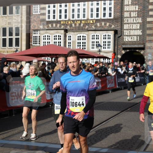 05.10.2025 - 20. swb-Marathon Bremen Yannick Fuchs http://msf.ph/oto/9225388 05.10.2025 10:56:50 Ziel 8118, 9266, 9886, 10008, 10059, 10644, 10683, 10971, 11426, 11475, 11734 meine-sportfotos.de