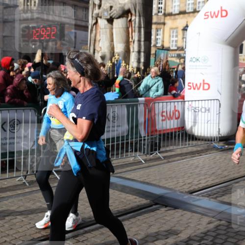 05.10.2025 - 20. swb-Marathon Bremen Yannick Fuchs http://msf.ph/oto/9225428 05.10.2025 11:00:11 Ziel 9005, 9381, 9603, 9604, 9611, 9666, 10138, 10290, 10291, 10311, 10489, 10572, 11026, 11266, 11444, 11639, 11644 meine-sportfotos.de