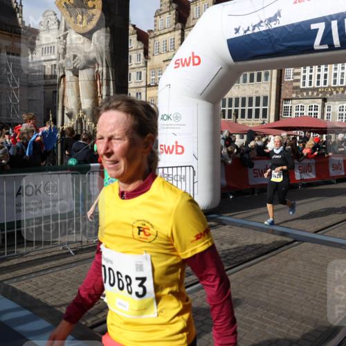 05.10.2025 - 20. swb-Marathon Bremen Yannick Fuchs http://msf.ph/oto/9225443 05.10.2025 10:56:53 Ziel 8118, 9188, 9266, 10059, 10145, 10644, 10683, 10845, 11426, 11475, 11675, 11734 meine-sportfotos.de