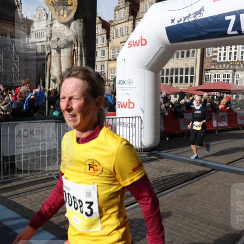 05.10.2025 - 20. swb-Marathon Bremen Yannick Fuchs http://msf.ph/oto/9225448 05.10.2025 10:56:53 Ziel 8118, 9188, 9266, 10059, 10145, 10644, 10683, 10845, 11426, 11475, 11675, 11734 meine-sportfotos.de