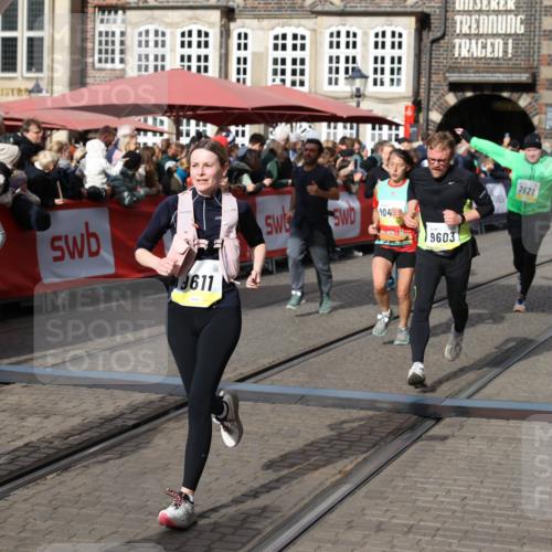05.10.2025 - 20. swb-Marathon Bremen Yannick Fuchs http://msf.ph/oto/9225514 05.10.2025 11:00:14 Ziel 7621, 9005, 9381, 9603, 9604, 9611, 9666, 10138, 10290, 10291, 10311, 10489, 10572, 11026, 11125, 11266, 11600 meine-sportfotos.de