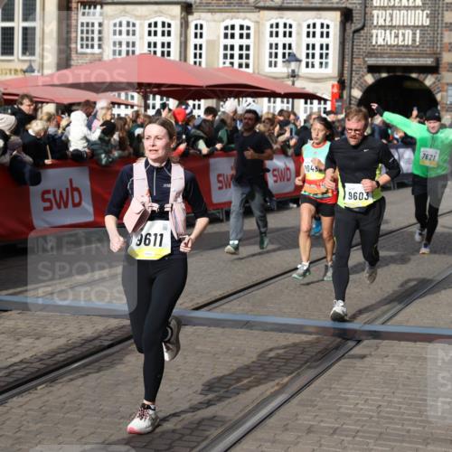 05.10.2025 - 20. swb-Marathon Bremen Yannick Fuchs http://msf.ph/oto/9225521 05.10.2025 11:00:14 Ziel 7621, 9005, 9381, 9603, 9604, 9611, 9666, 10138, 10290, 10291, 10311, 10489, 10572, 11026, 11125, 11266, 11600 meine-sportfotos.de