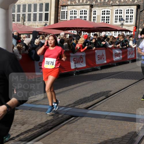 05.10.2025 - 20. swb-Marathon Bremen Yannick Fuchs http://msf.ph/oto/9225527 05.10.2025 10:56:56 Ziel 9188, 9266, 10059, 10145, 10644, 10683, 10845, 10924, 11426, 11675, 11734 meine-sportfotos.de