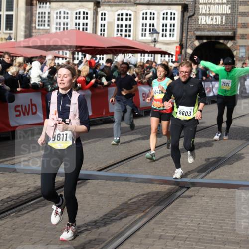 05.10.2025 - 20. swb-Marathon Bremen Yannick Fuchs http://msf.ph/oto/9225530 05.10.2025 11:00:14 Ziel 7621, 9005, 9381, 9603, 9604, 9611, 9666, 10138, 10290, 10291, 10311, 10489, 10572, 11026, 11125, 11266, 11600 meine-sportfotos.de