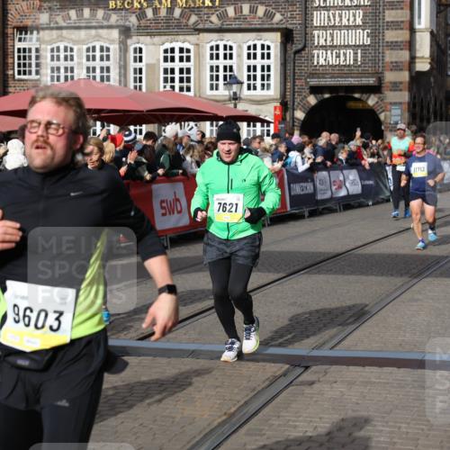 05.10.2025 - 20. swb-Marathon Bremen Yannick Fuchs http://msf.ph/oto/9225579 05.10.2025 11:00:15 Ziel 7621, 9005, 9603, 9604, 9611, 9666, 10138, 10311, 10489, 10572, 11026, 11125, 11266, 11600, 11713 meine-sportfotos.de