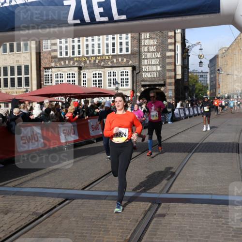 05.10.2025 - 20. swb-Marathon Bremen Yannick Fuchs http://msf.ph/oto/9225618 05.10.2025 10:57:00 Ziel 9188, 9669, 10105, 10145, 10397, 10845, 10924, 11274, 11426, 11675, 11734 meine-sportfotos.de
