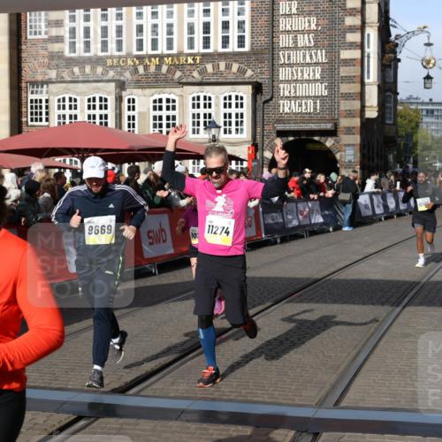 05.10.2025 - 20. swb-Marathon Bremen Yannick Fuchs http://msf.ph/oto/9225647 05.10.2025 10:57:00 Ziel 9188, 9669, 10105, 10145, 10397, 10845, 10924, 11274, 11426, 11675, 11734 meine-sportfotos.de