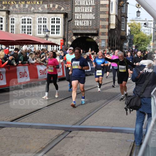 05.10.2025 - 20. swb-Marathon Bremen Yannick Fuchs http://msf.ph/oto/9225657 05.10.2025 11:00:17 Ziel 7177, 7621, 9603, 9611, 9666, 9672, 10138, 10345, 10489, 10572, 10889, 10919, 11026, 11050, 11125, 11266, 11600, 11713 meine-sportfotos.de