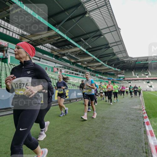 05.10.2025 - 20. swb-Marathon Bremen Michael Burmester http://msf.ph/oto/9225661 05.10.2025 10:41:02 Laufen im Stadion 7706, 8111, 9001, 9178, 9191, 9205, 9217, 9245, 9274, 9306, 9321, 9334, 9353, 9355, 9357, 9438, 9440, 9446, 9466, 9483, 9530, 9537, 9589, 9599, 9605, 9617, 9685, 9690, 9702, 9712, 9757, 9764, 9774, 9804, 9853, 9874, 9877, 9887, 9892, 9942, 10001, 10037, 10058, 10081, 10100, 10101, 10135, 10168, 10193, 10197, 10235, 10236, 10243, 10295, 10330, 10332, 10343, 10419, 10458, 10550, 10563, 10580, 10582, 10585, 10614, 10632, 11090, 11270, 7799, 9241, 9554, 9571, 9619, 9931 meine-sportfotos.de