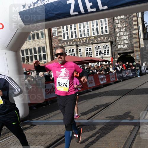 05.10.2025 - 20. swb-Marathon Bremen Yannick Fuchs http://msf.ph/oto/9225694 05.10.2025 10:57:01 Ziel 9188, 9669, 10105, 10145, 10397, 10845, 10924, 11274, 11675 meine-sportfotos.de