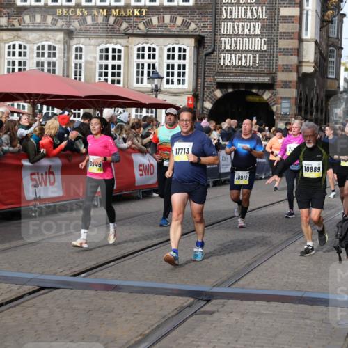 05.10.2025 - 20. swb-Marathon Bremen Yannick Fuchs http://msf.ph/oto/9225697 05.10.2025 11:00:18 Ziel 7177, 7621, 9603, 9611, 9666, 9672, 10138, 10345, 10489, 10572, 10889, 10919, 11026, 11050, 11125, 11600, 11713 meine-sportfotos.de