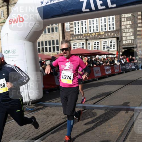 05.10.2025 - 20. swb-Marathon Bremen Yannick Fuchs http://msf.ph/oto/9225703 05.10.2025 10:57:02 Ziel 9669, 10105, 10145, 10397, 10924, 11168, 11274, 11675 meine-sportfotos.de