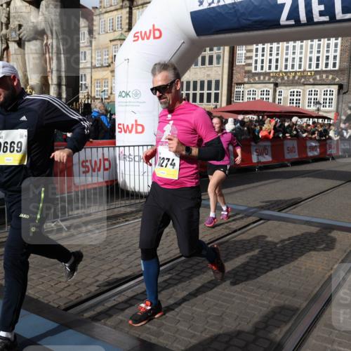 05.10.2025 - 20. swb-Marathon Bremen Yannick Fuchs http://msf.ph/oto/9225707 05.10.2025 10:57:02 Ziel 9669, 10105, 10145, 10397, 10924, 11168, 11274, 11675 meine-sportfotos.de