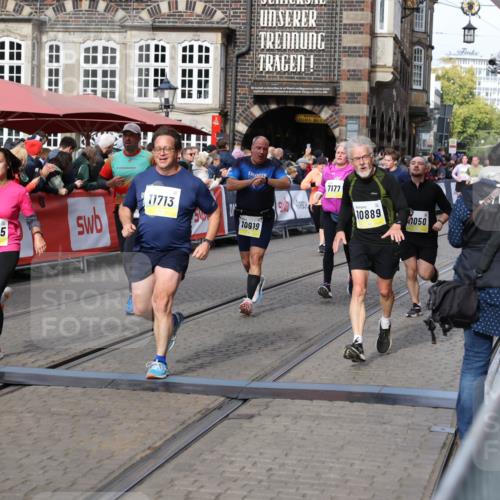 05.10.2025 - 20. swb-Marathon Bremen Yannick Fuchs http://msf.ph/oto/9225720 05.10.2025 11:00:19 Ziel 7177, 7621, 9603, 9611, 9672, 10345, 10489, 10889, 10919, 10985, 11026, 11050, 11125, 11600, 11713 meine-sportfotos.de
