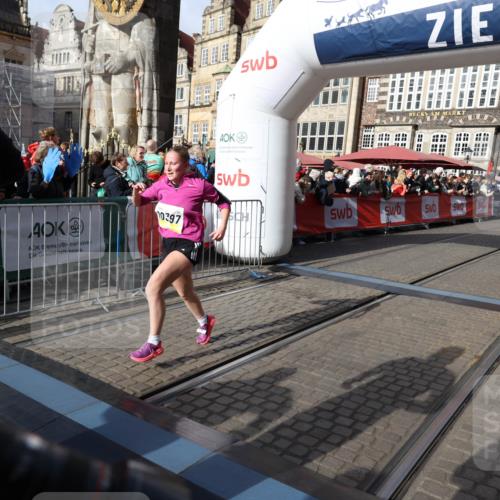 05.10.2025 - 20. swb-Marathon Bremen Yannick Fuchs http://msf.ph/oto/9225729 05.10.2025 10:57:03 Ziel 9669, 10105, 10145, 10397, 10867, 10924, 11168, 11274 meine-sportfotos.de