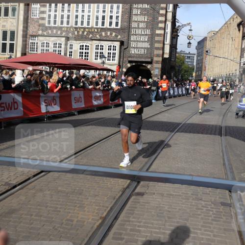05.10.2025 - 20. swb-Marathon Bremen Yannick Fuchs http://msf.ph/oto/9225739 05.10.2025 10:57:03 Ziel 9669, 10105, 10145, 10397, 10867, 10924, 11168, 11274 meine-sportfotos.de