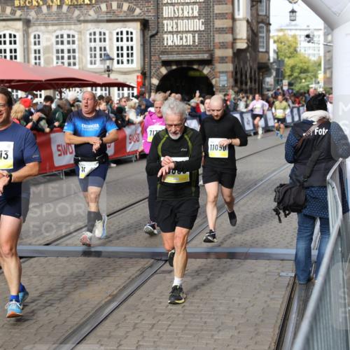 05.10.2025 - 20. swb-Marathon Bremen Yannick Fuchs http://msf.ph/oto/9225747 05.10.2025 11:00:20 Ziel 7177, 7621, 9495, 9603, 9672, 10345, 10489, 10889, 10919, 10985, 11050, 11125, 11600, 11713 meine-sportfotos.de