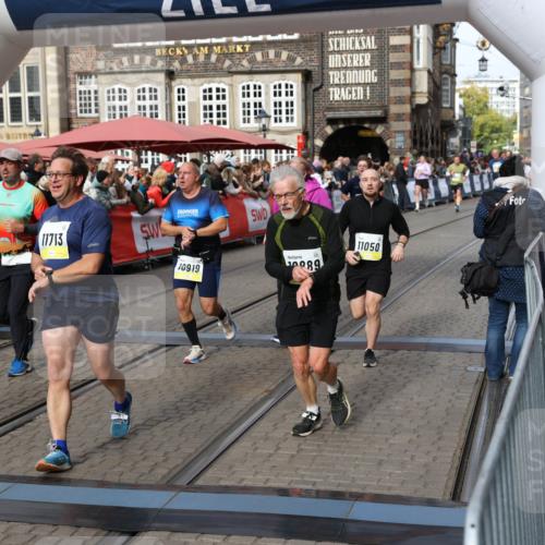 05.10.2025 - 20. swb-Marathon Bremen Yannick Fuchs http://msf.ph/oto/9225765 05.10.2025 11:00:21 Ziel 7177, 7621, 9495, 9672, 10345, 10489, 10889, 10919, 10985, 11050, 11125, 11600, 11713 meine-sportfotos.de