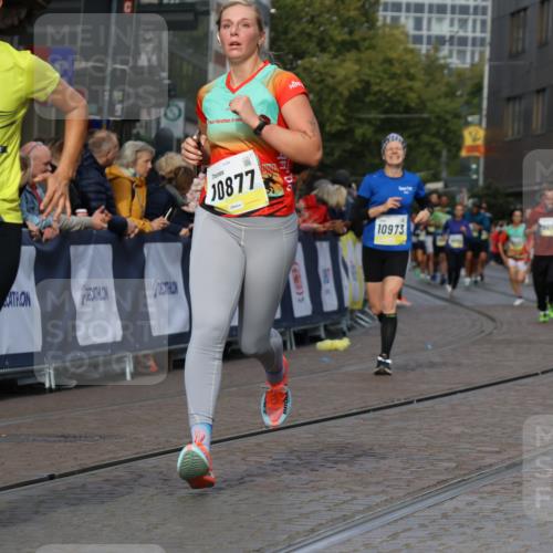 05.10.2025 - 20. swb-Marathon Bremen Strokosch-Dieckow http://msf.ph/oto/9225791 05.10.2025 10:48:56 Ziel 9216, 9255, 9317, 9583, 10047, 10733, 10877, 10973, 11248 meine-sportfotos.de