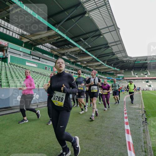 05.10.2025 - 20. swb-Marathon Bremen Michael Burmester http://msf.ph/oto/9225794 05.10.2025 10:41:37 Laufen im Stadion 8533, 9001, 9178, 9191, 9217, 9265, 9274, 9306, 9334, 9355, 9357, 9401, 9530, 9537, 9538, 9589, 9599, 9605, 9617, 9632, 9649, 9685, 9757, 9764, 9774, 9836, 9837, 9874, 9887, 9907, 9982, 10051, 10095, 10125, 10129, 10132, 10134, 10148, 10152, 10189, 10197, 10212, 10214, 10223, 10235, 10236, 10249, 10295, 10330, 10332, 10333, 10458, 10522, 10550, 10582, 10585, 10614, 10632, 10706, 10722, 10815, 10937, 10998, 11037, 11056, 11097, 11232, 11379, 11405, 11437, 11473, 7706 meine-sportfotos.de