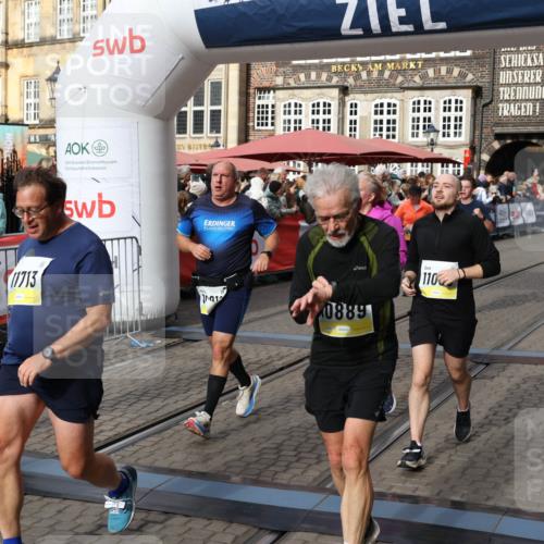 05.10.2025 - 20. swb-Marathon Bremen Yannick Fuchs http://msf.ph/oto/9225805 05.10.2025 11:00:21 Ziel 7177, 7621, 9495, 9672, 10345, 10489, 10889, 10919, 10985, 11050, 11125, 11600, 11713 meine-sportfotos.de