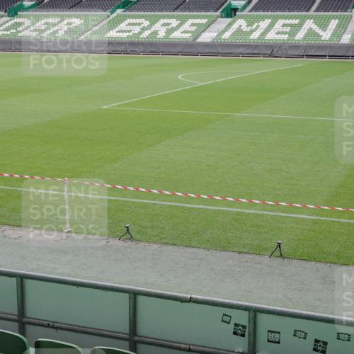 05.10.2025 - 20. swb-Marathon Bremen Michael Burmester http://msf.ph/oto/9225827 05.10.2025 09:47:42 Laufen im Stadion  meine-sportfotos.de