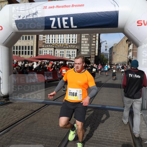 05.10.2025 - 20. swb-Marathon Bremen Yannick Fuchs http://msf.ph/oto/9225837 05.10.2025 10:57:06 Ziel 9451, 9669, 9937, 10069, 10105, 10397, 10867, 10924, 11168, 11274 meine-sportfotos.de