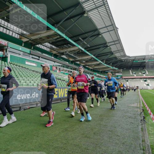 05.10.2025 - 20. swb-Marathon Bremen Michael Burmester http://msf.ph/oto/9225846 05.10.2025 10:41:55 Laufen im Stadion 7069, 8533, 8865, 9265, 9357, 9401, 9519, 9538, 9632, 9649, 9798, 9815, 9836, 9837, 9887, 9907, 9982, 10031, 10051, 10082, 10087, 10095, 10125, 10129, 10132, 10134, 10148, 10152, 10189, 10197, 10212, 10214, 10223, 10239, 10248, 10249, 10295, 10330, 10332, 10333, 10499, 10522, 10582, 10614, 10706, 10722, 10815, 10824, 10937, 10943, 10998, 11037, 11056, 11097, 11206, 11232, 11379, 11395, 11405, 11437, 11473, 11584, 11634, 7706, 9001, 9178, 9191, 9217, 9274 meine-sportfotos.de