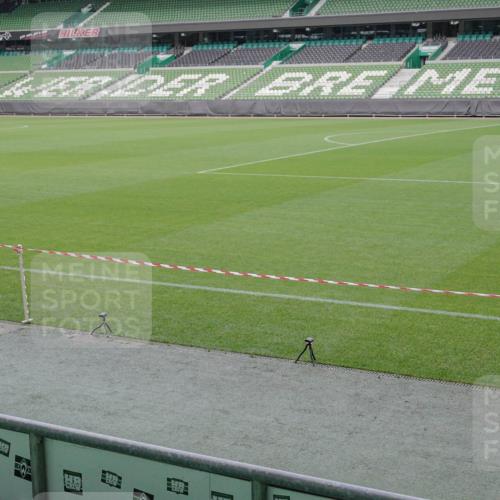 05.10.2025 - 20. swb-Marathon Bremen Michael Burmester http://msf.ph/oto/9225858 05.10.2025 09:51:36 Laufen im Stadion  meine-sportfotos.de