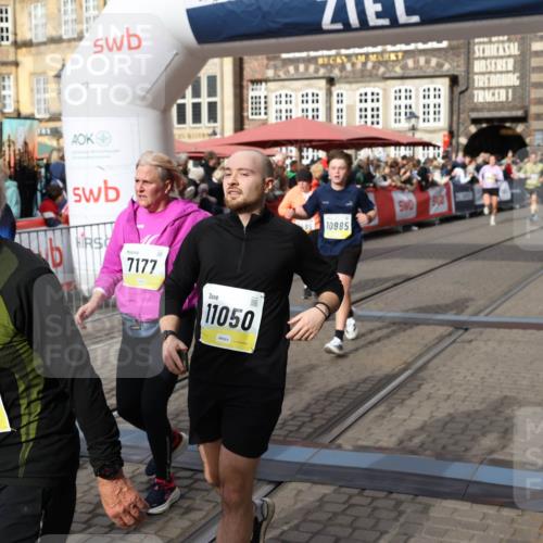 05.10.2025 - 20. swb-Marathon Bremen Yannick Fuchs http://msf.ph/oto/9225862 05.10.2025 11:00:23 Ziel 7177, 9495, 9672, 10345, 10406, 10492, 10889, 10919, 10985, 11050, 11063, 11263, 11713 meine-sportfotos.de