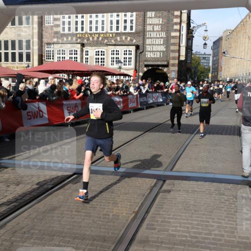 05.10.2025 - 20. swb-Marathon Bremen Yannick Fuchs http://msf.ph/oto/9225898 05.10.2025 10:57:08 Ziel 9451, 9797, 9937, 10069, 10105, 10397, 10867, 11168, 11435 meine-sportfotos.de