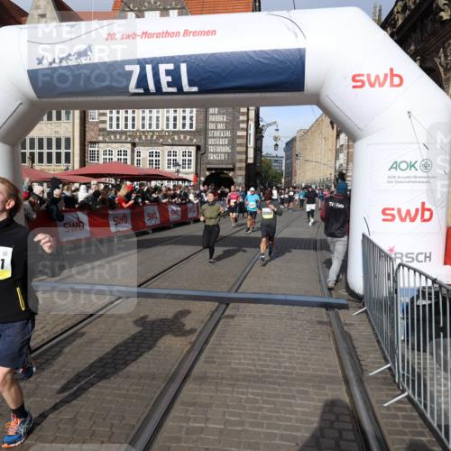 05.10.2025 - 20. swb-Marathon Bremen Yannick Fuchs http://msf.ph/oto/9225920 05.10.2025 10:57:08 Ziel 9451, 9797, 9937, 10069, 10105, 10397, 10867, 11168, 11435 meine-sportfotos.de