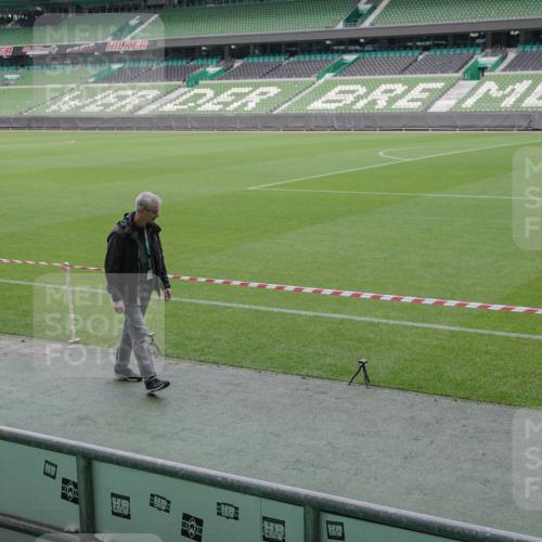 05.10.2025 - 20. swb-Marathon Bremen Michael Burmester http://msf.ph/oto/9225921 05.10.2025 09:53:35 Laufen im Stadion  meine-sportfotos.de